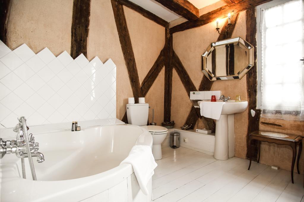 Villa La Roseraie Avec Acces Piscine Hotel La Roseraie Montignac-Lascaux Exteriör bild