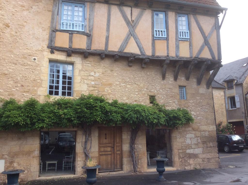 Villa La Roseraie Avec Acces Piscine Hotel La Roseraie Montignac-Lascaux Exteriör bild